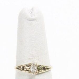 SD, 10K Yellow Gold Filigree Ring With A Cubic Zirconia Stone, 1.23g